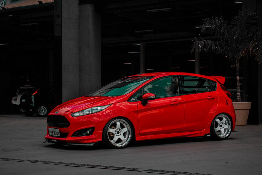 Opel Corsa-e Elegance, Rot metallic